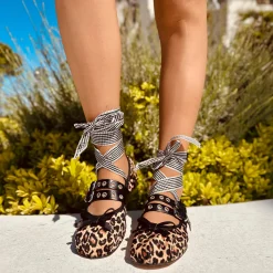Black Schiava ballerinas in Nappa leather with two-tone laces and squa