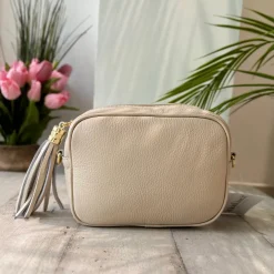 Borsa Beige a tracolla tinta unita con nappina in Vera Pelle