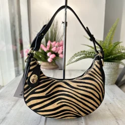 Borsa Molly Vera Pelle Mezzaluna a Spalla in Cavallino Zebra