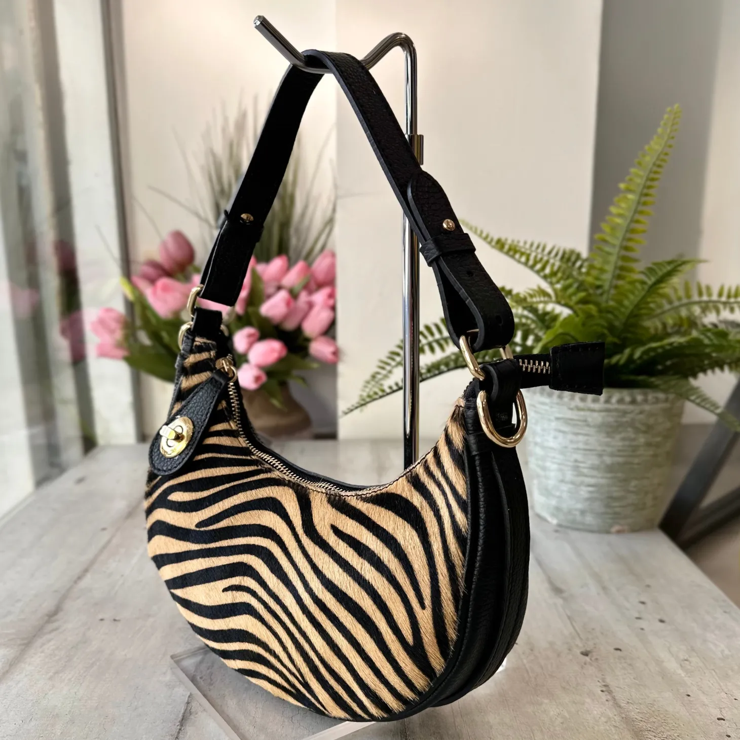 Borsa Molly Vera Pelle Mezzaluna a Spalla in Cavallino Zebra