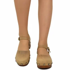 Sandali a Zoccolo in Pelle Ingrassata Camel con Tacco Basso