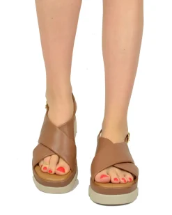 Sandali Donna Cuoio con fasce incrociate e Suola in Memory Foam Zeppa