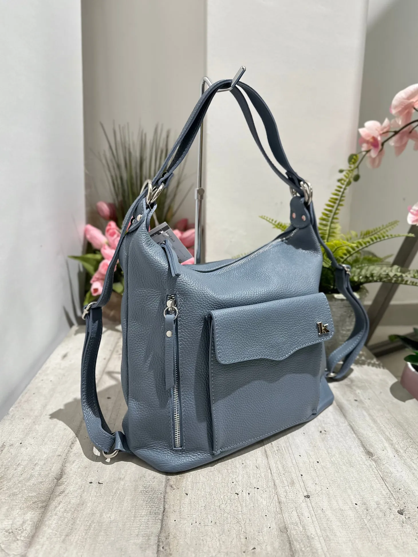 Shoulder Bag that becomes Backpack in Real Leather Blue Jeans Logo K F