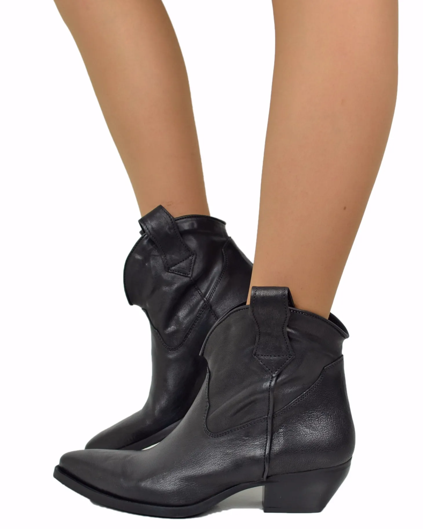 Stivaletti Texanini in Vera Pelle Nero Effetto Stropicciato Tacco 5 cm