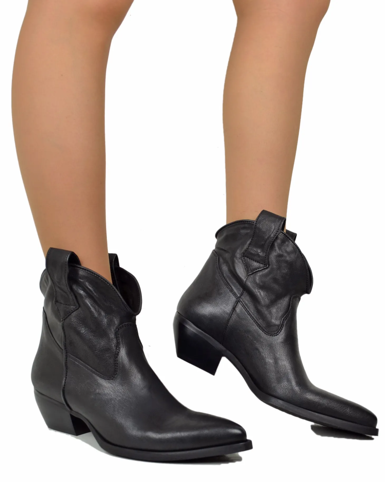 Stivaletti Texanini in Vera Pelle Nero Effetto Stropicciato Tacco 5 cm