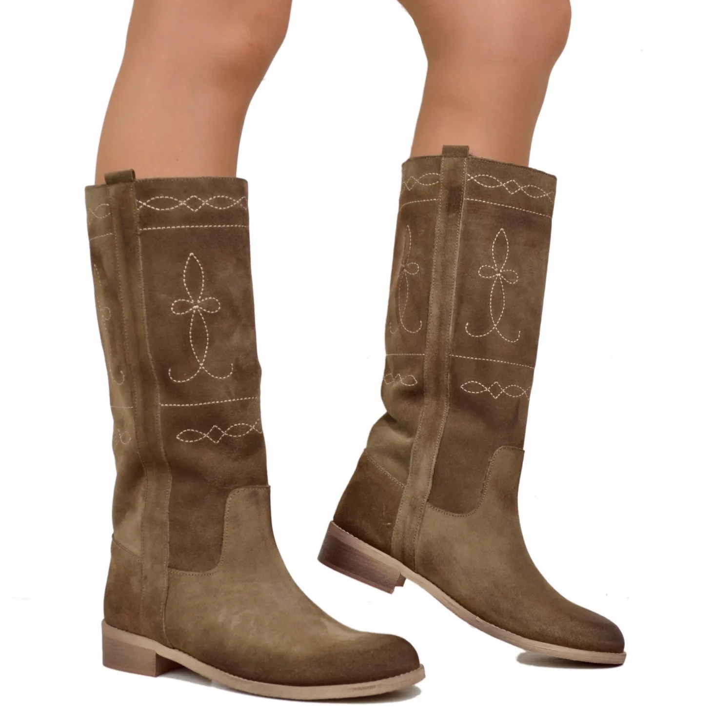 Stivali Camperos Donna Taupe in Pelle Scamosciata con Ricami