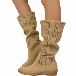 Stivali Estivi Scamosciati in Pelle Traforata Beige e Punta Sfilata