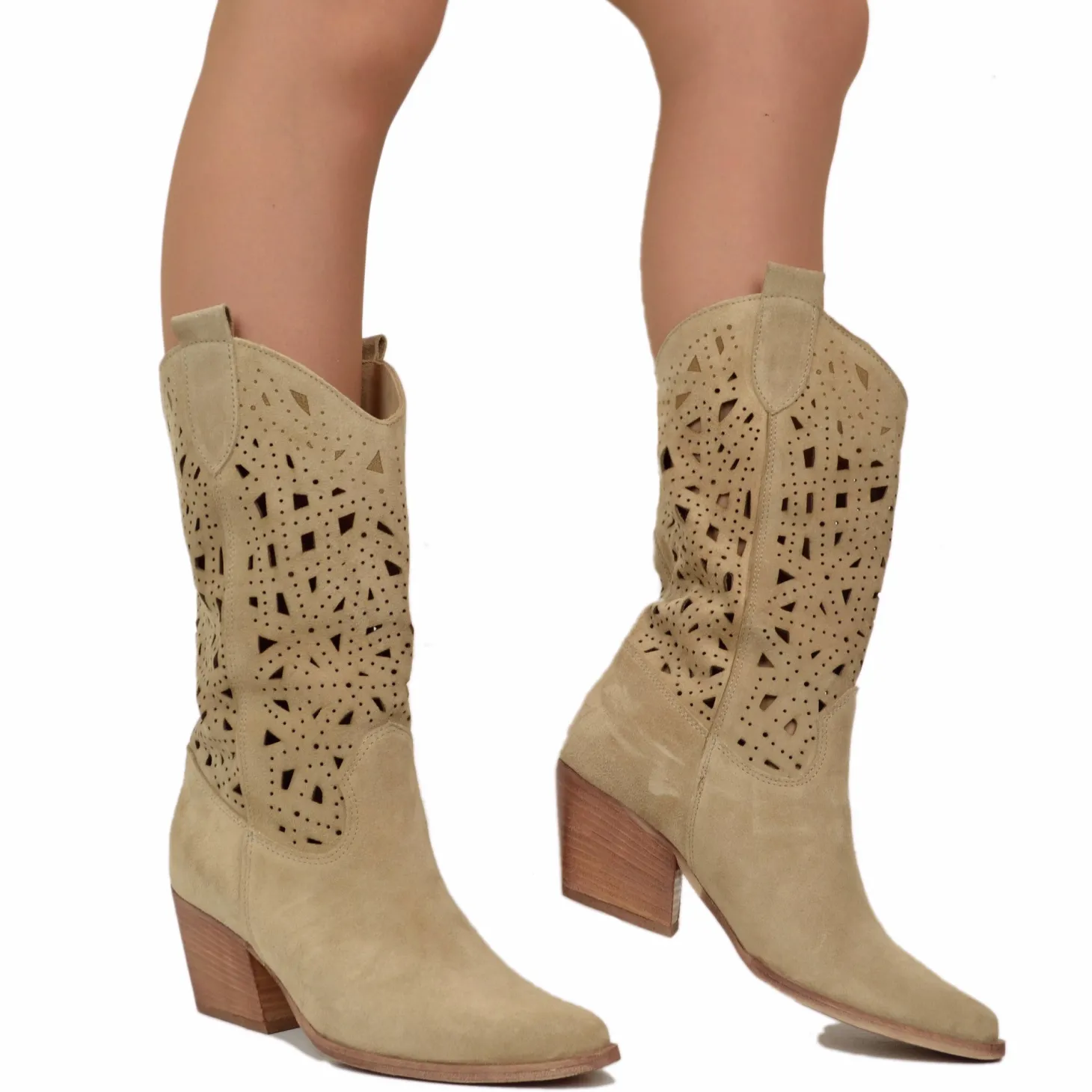 Stivali Texani Traforati in Pelle Scamosciata Beige Made in Italy