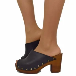 Zoccolo Donna in Pelle Ingrassata Neri con Fondo in Simil Legno