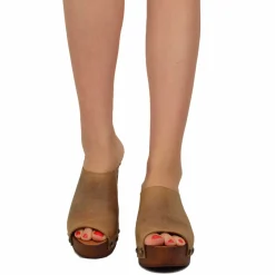 Zoccolo Donna in Pelle Ingrassata in color Camel Made in Italy