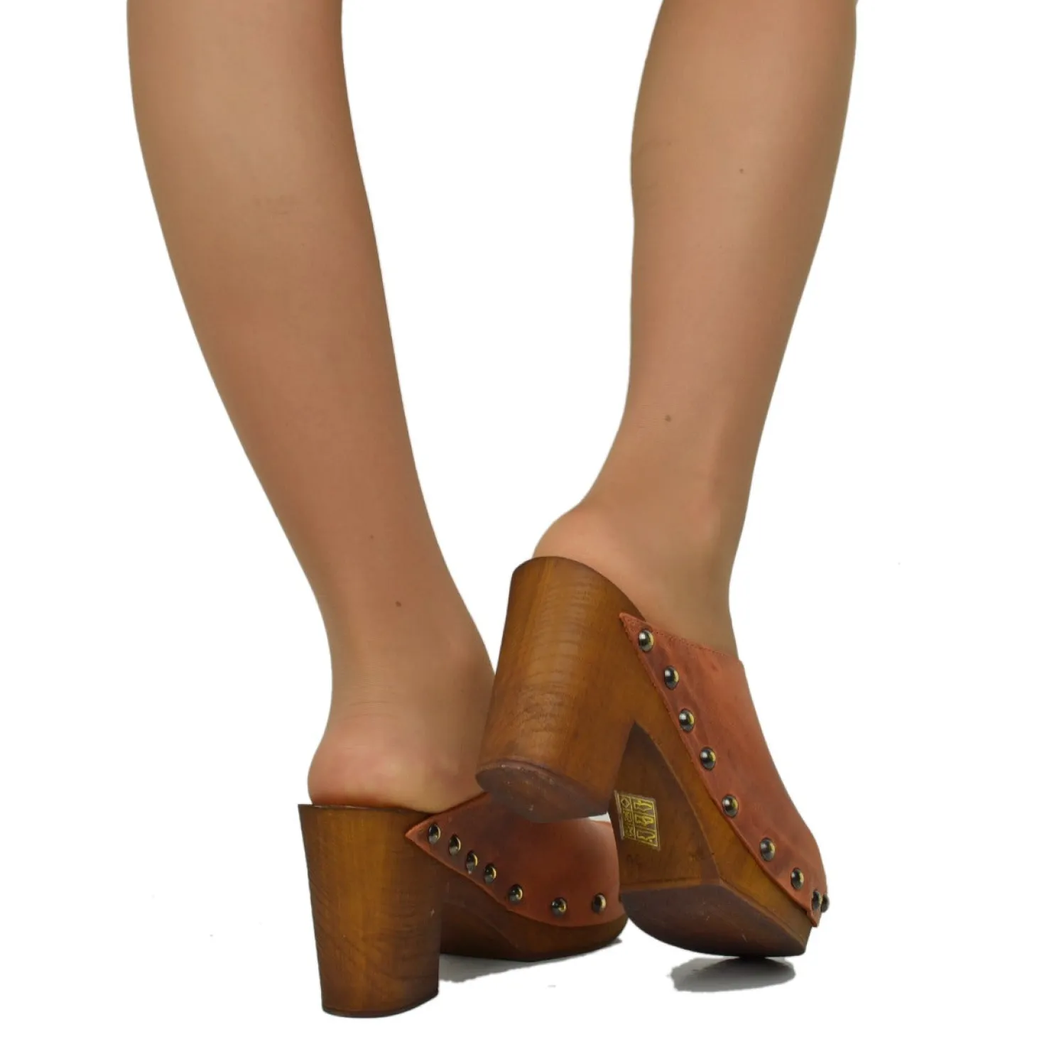 Zoccolo Donna in Pelle Ingrassata in color Daino Made in Italy